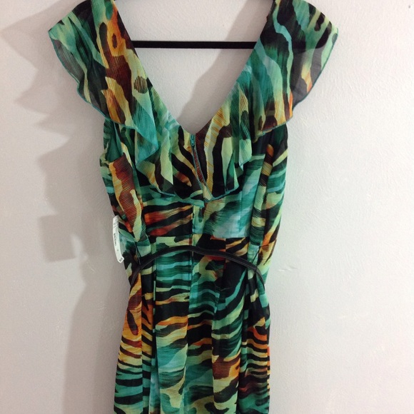 Dress - Picture 4 of 7